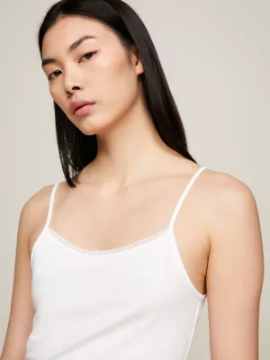 Pacote com 2 camisetas premium essenciais com acabamento em renda