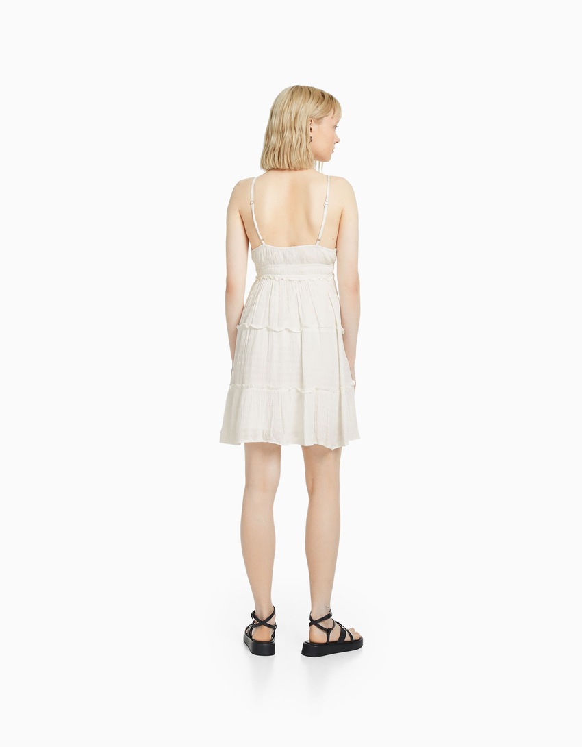 Mini vestido com alças franzidas