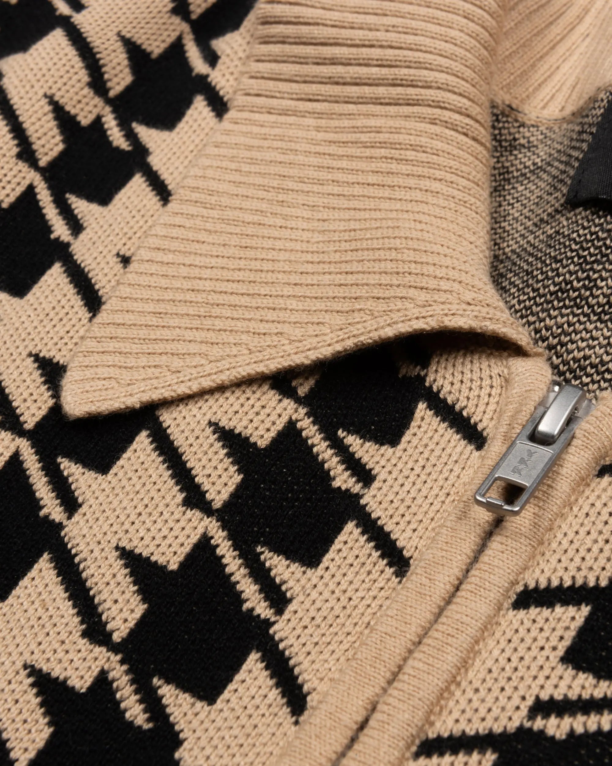 Patta Houndstooth Cardigan (Irish Cream)