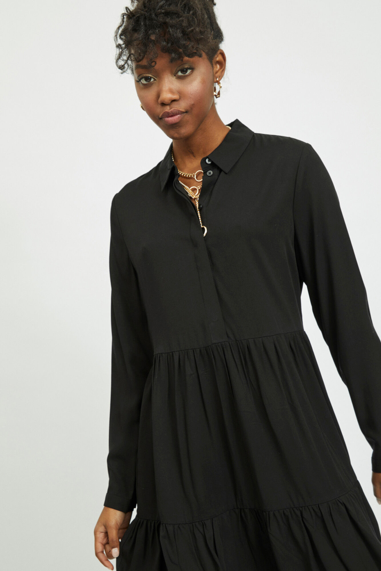 Vestido curto estilo camisa - Preto