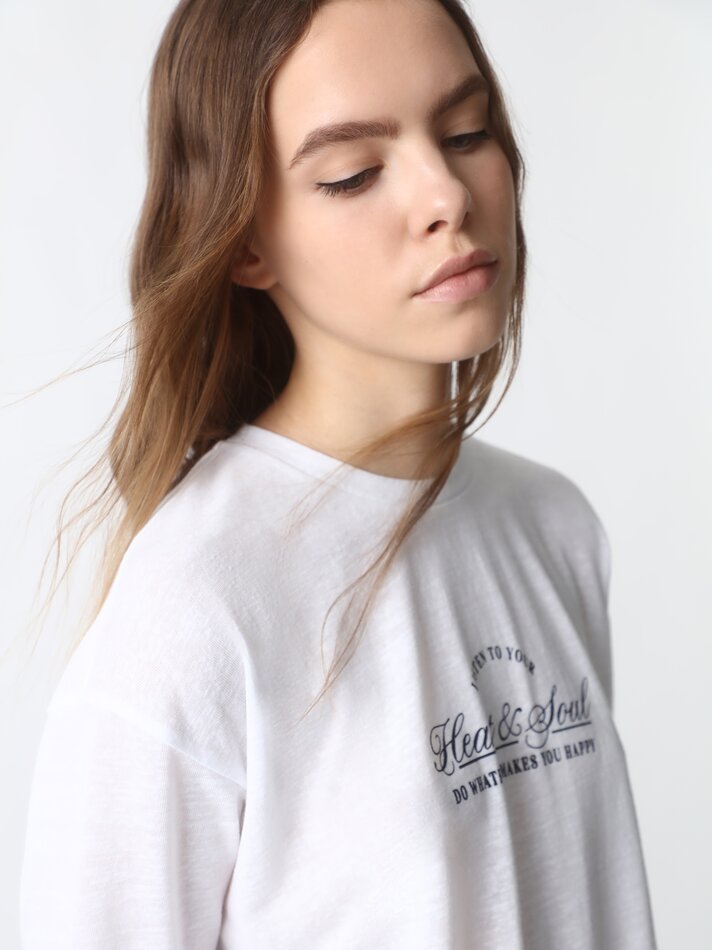 Camiseta cropped estampada - Branca