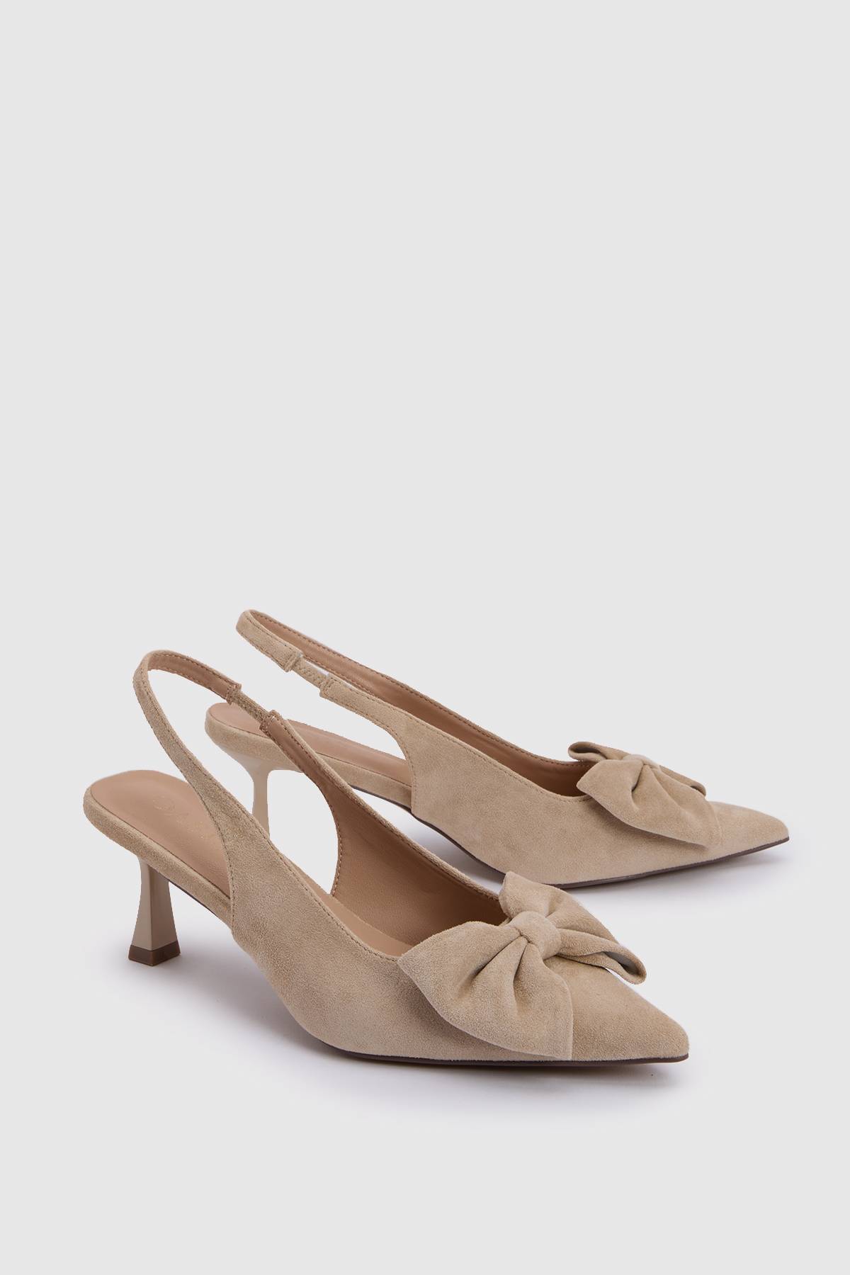 Oasis Dora Escarpins À Talon Aiguille Moyen Avec Nœud En Synthétique Synthétique Et Bride Arrière