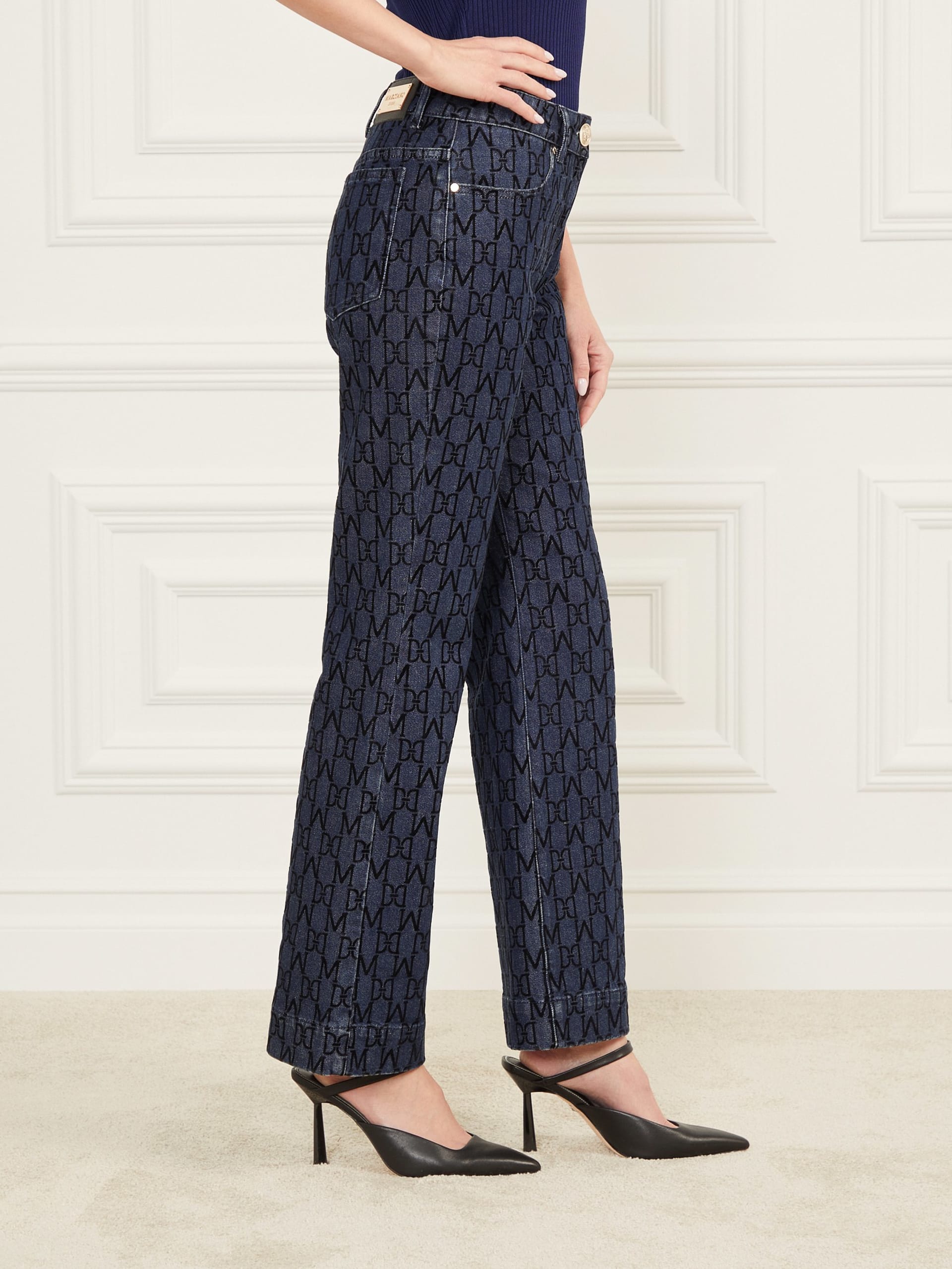 Calça jeans Bea com estampa de monograma
