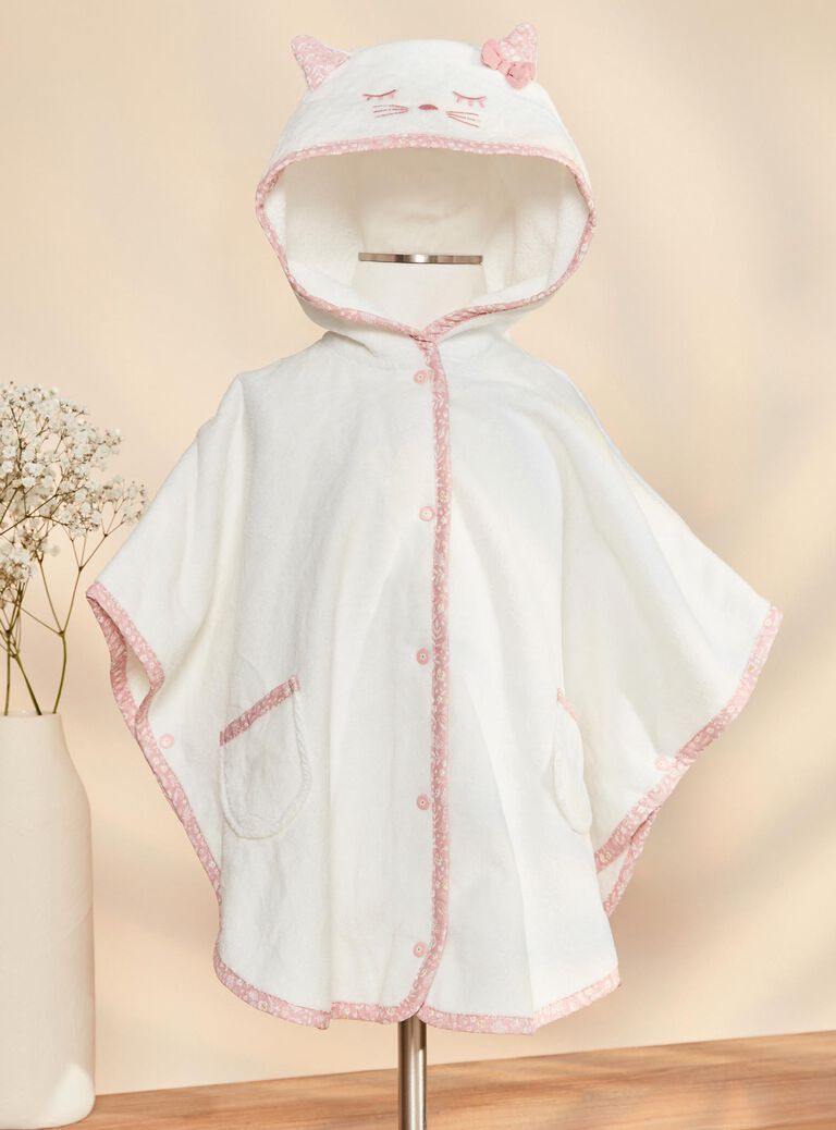 Cape de bain écru à fleurs avec capuche tête de chat et oreilles 3D