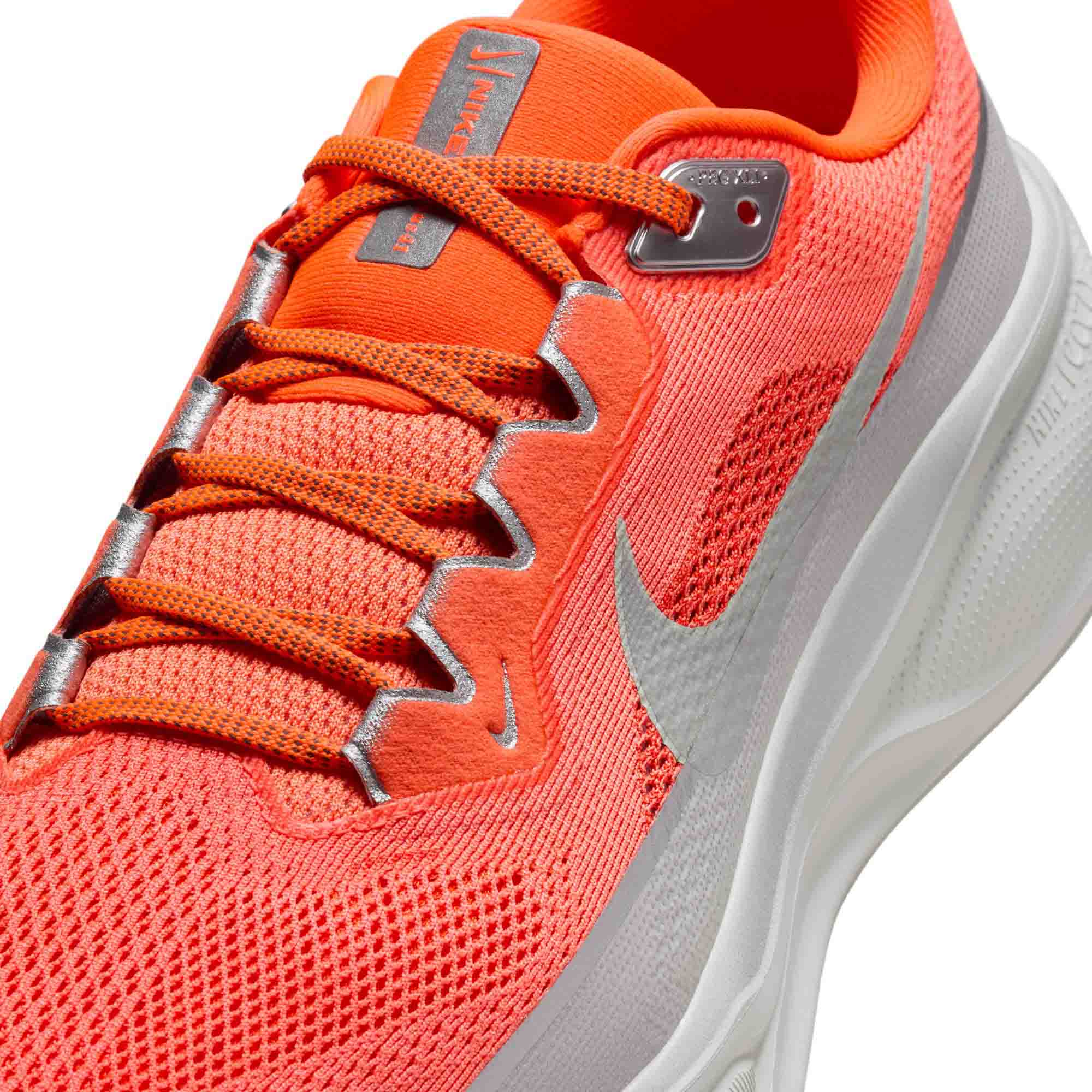 Pegasus 41 Premium Herre 800/Hyper Crimson/Metallic Silver