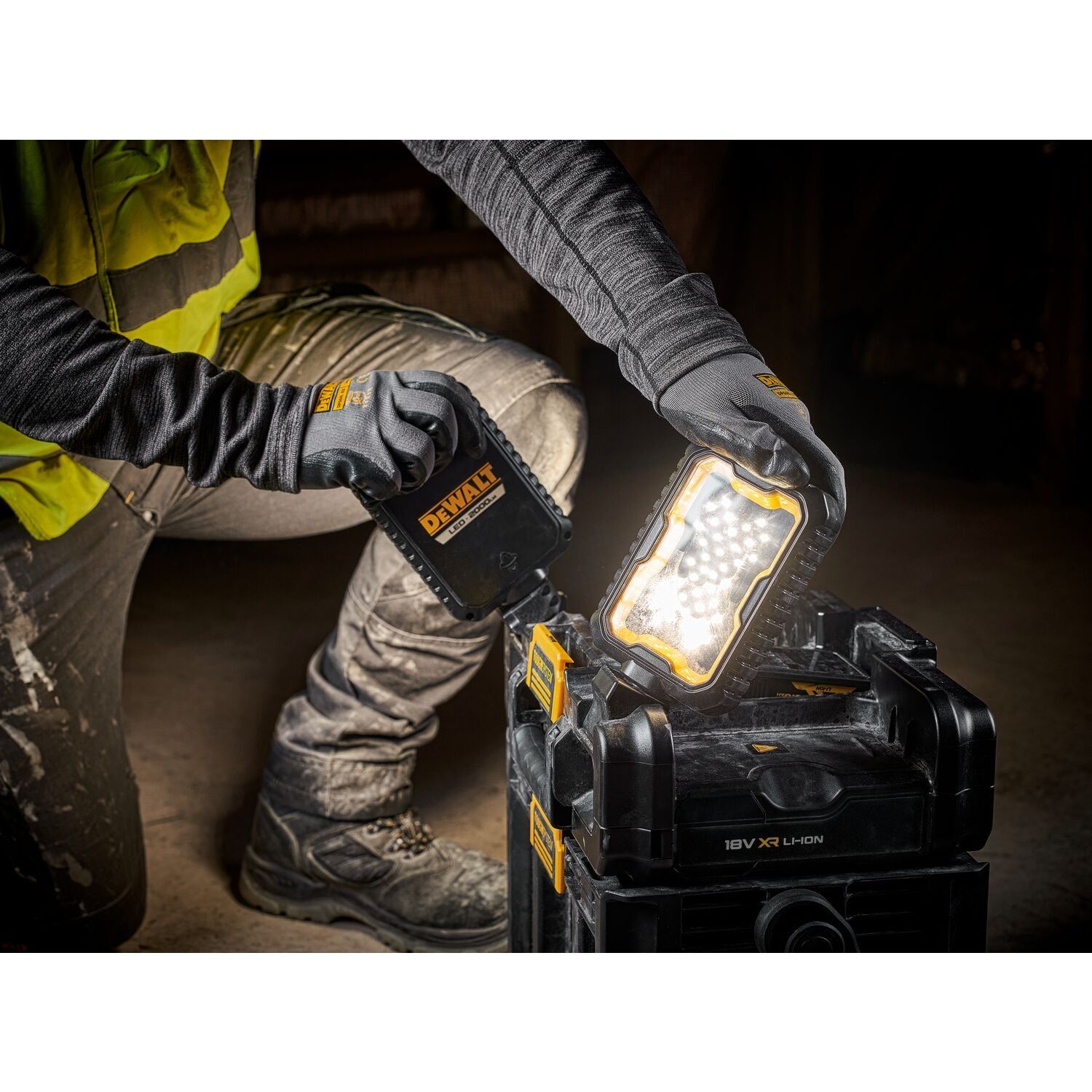DeWALT DWST08061-1 ToughSystem 2.0 Gereedschapskoffer en lamp 18V XR