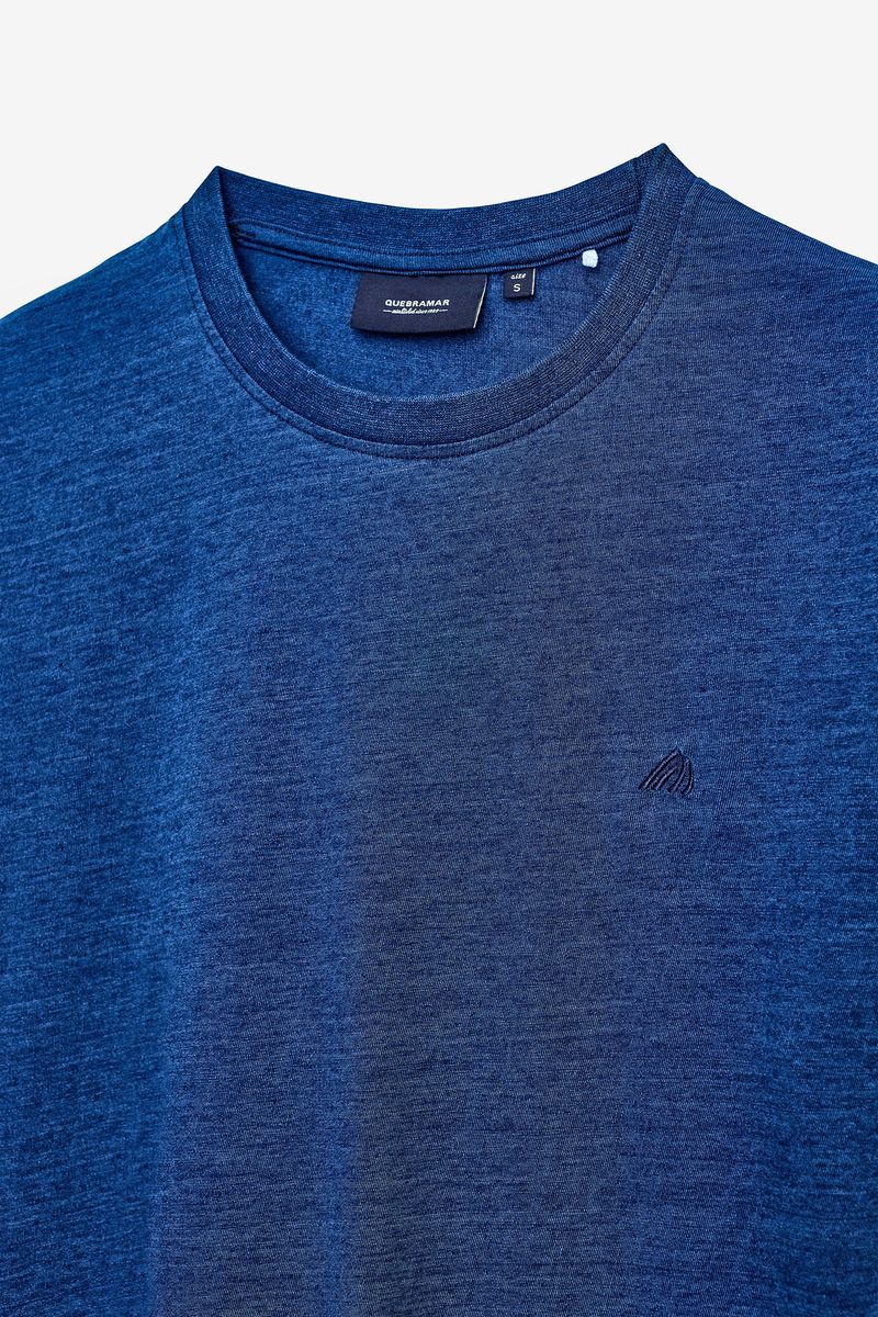 T-SHIRT DENIM LOOK