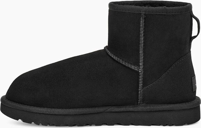 UGG Classic Mini II - Enkellaarsjes - Zwart - Schapenvacht