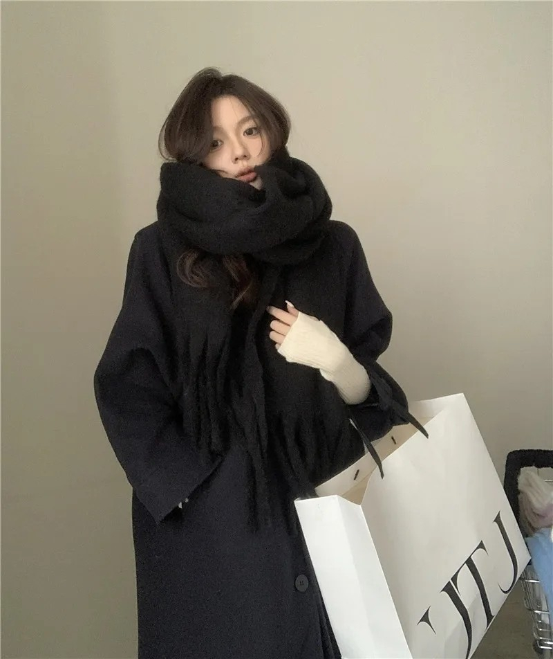 (230x40cm) Damen Quasten Schal Winter Fashion Accessoire - Schwarz