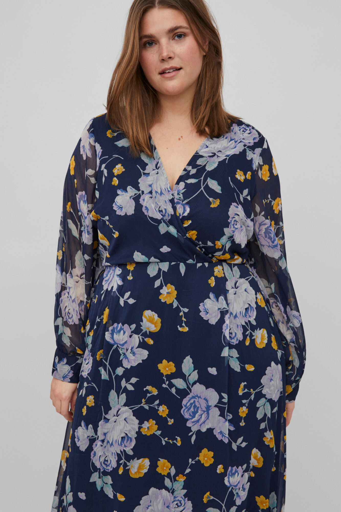 Vestido longo de chiffon estampado com mangas compridas da Evoked by Vila - Azul Marinho
