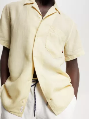 Camisa Tommy Hilfiger x Vacation em linho com gola aberta