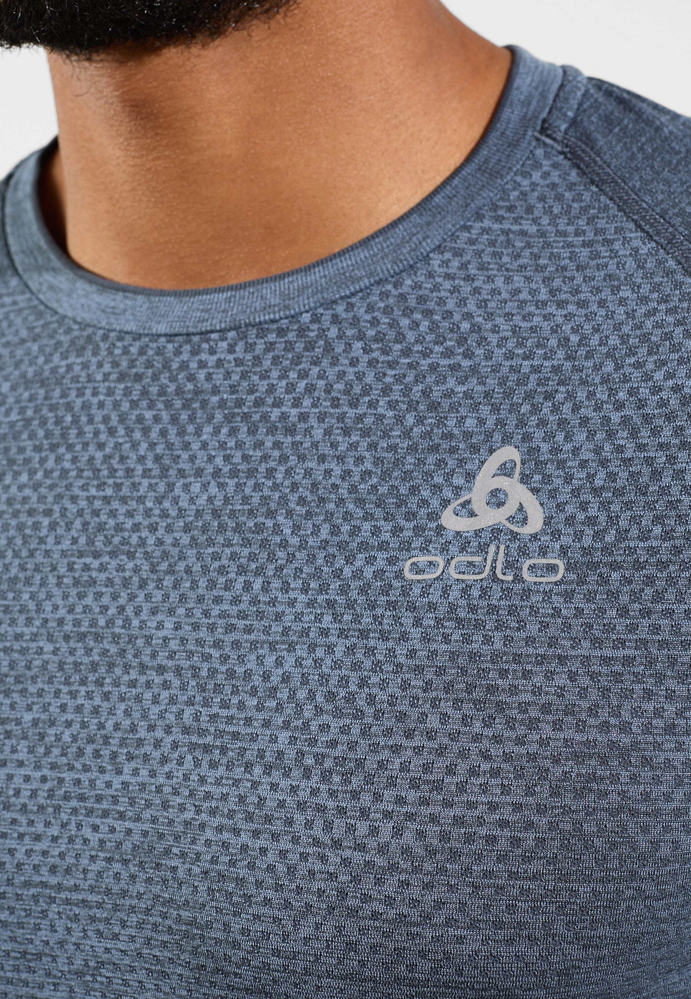 Essentials Seamless Langarm-Laufshirt in folkstone gray melange