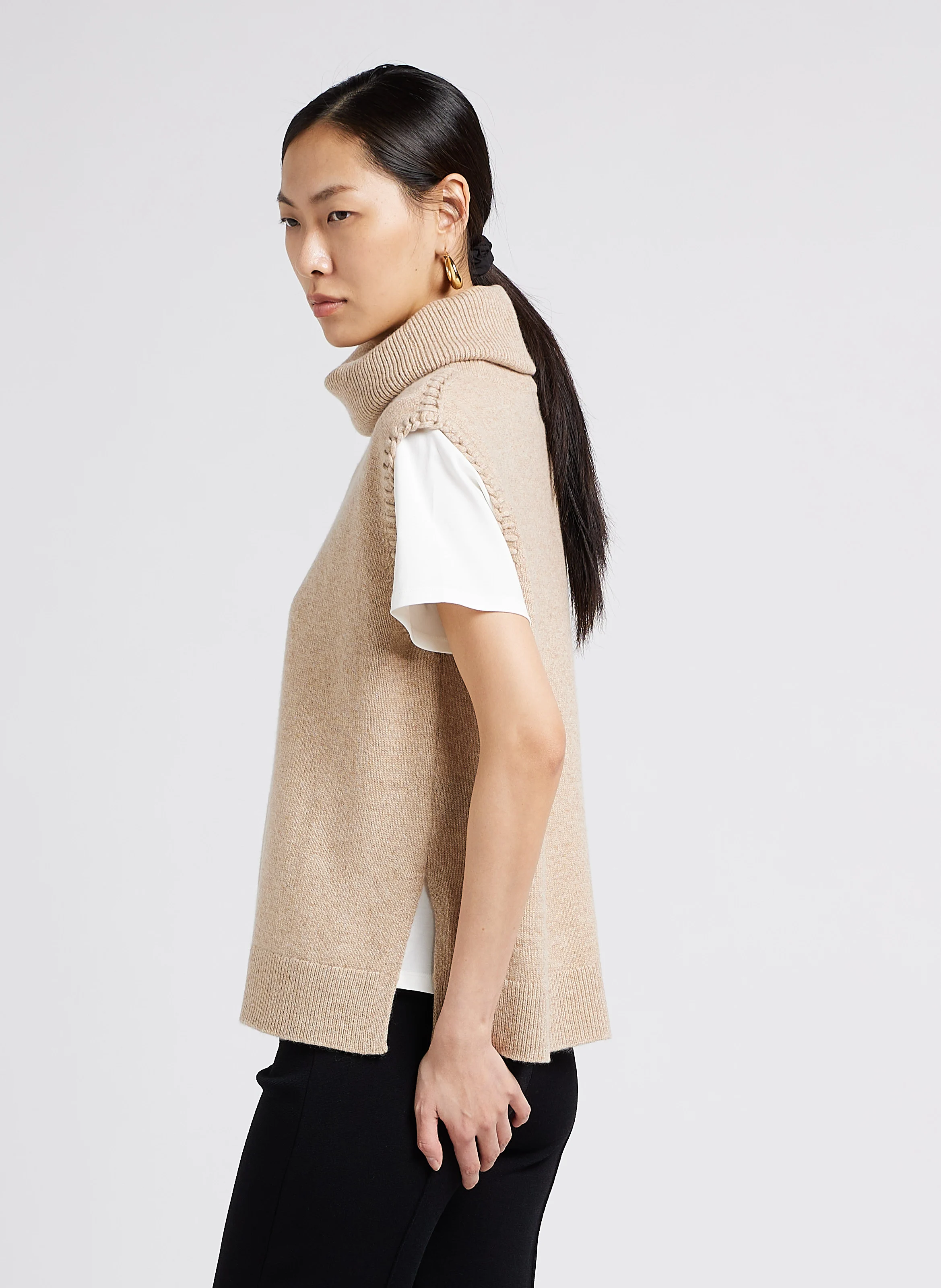 TRIM DT TNK VEST - Col roulé sans manches en cachemire | Beige