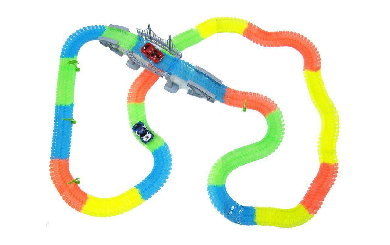 Magic Traxx Bahn Mega Set mit BrückeSchienenset mit Brücke und zwei Rennwagen