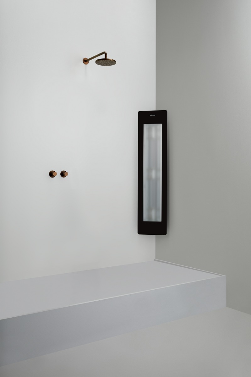 Sunshower Round One Medium Black infraroodlamp 33x140x10cm hoekopbouw