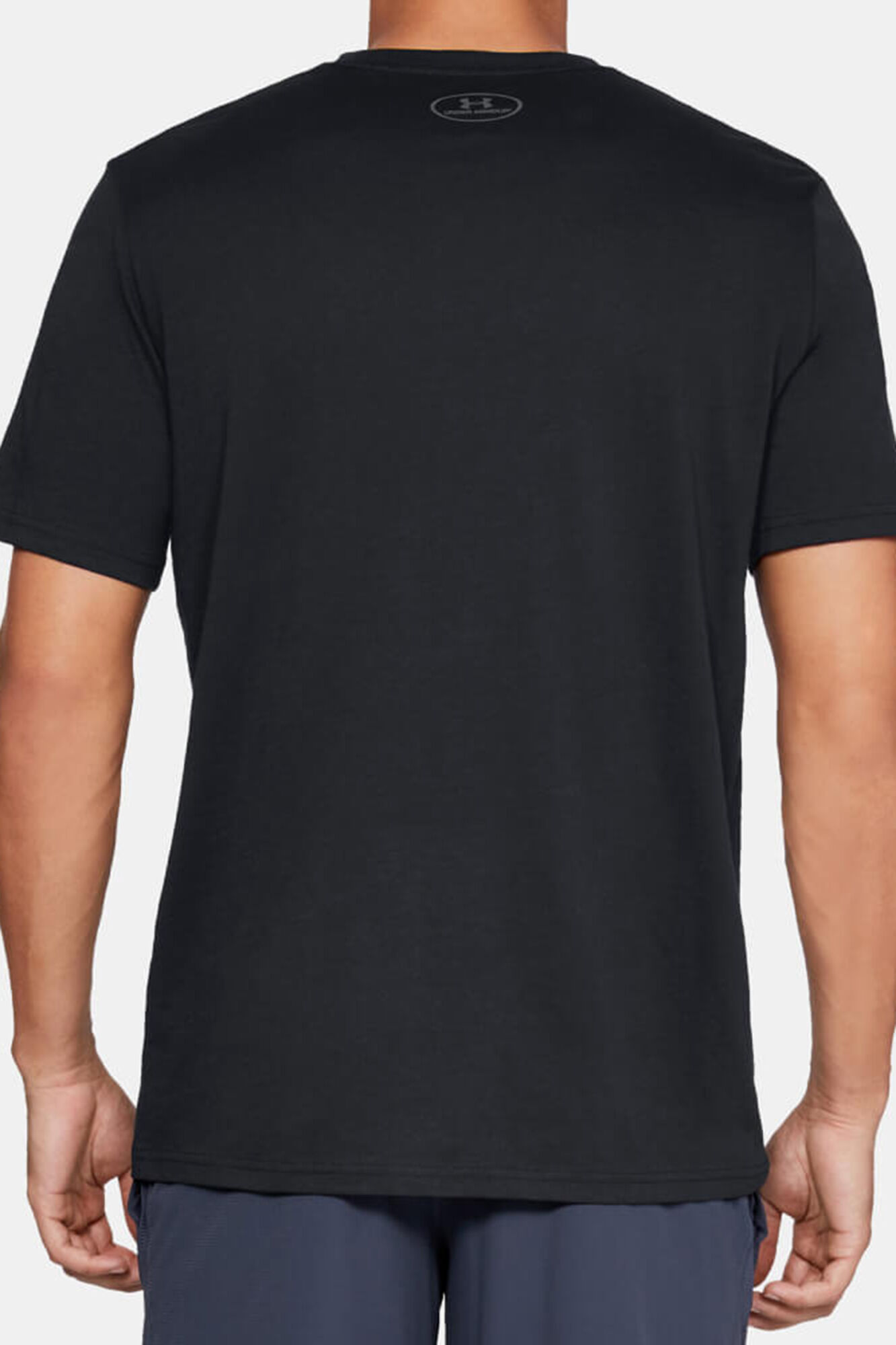 Camiseta de manga curta com logo grande - preta