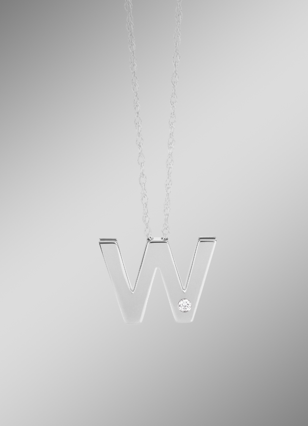 Einzigartig und elegant: Buchstaben-Anhänger aus Platin