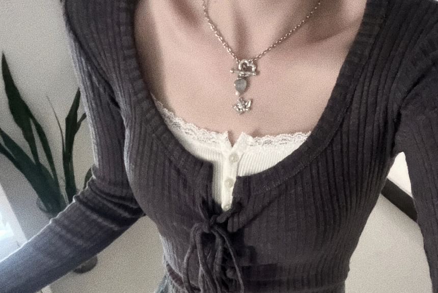 Maisee - Henley geribbelde cami top met kanten rand / vest met strik aan de voorkant / geruite mini A-lijn rok met gemiddelde taille