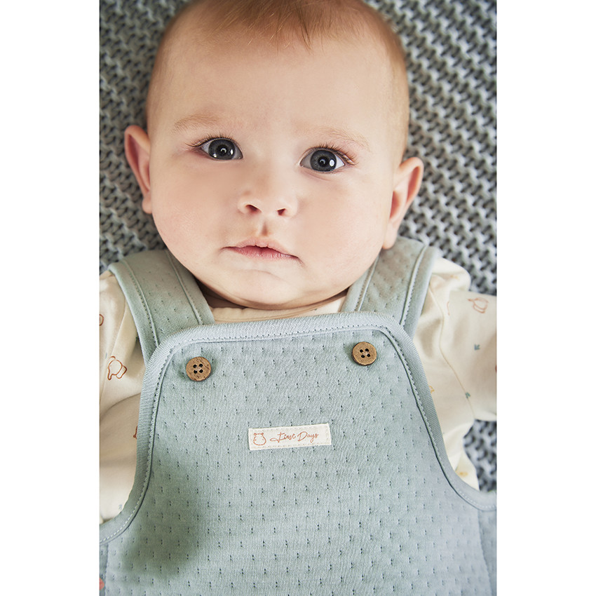 Ensemble 2 pièces matelassé avec salopette pour bébé