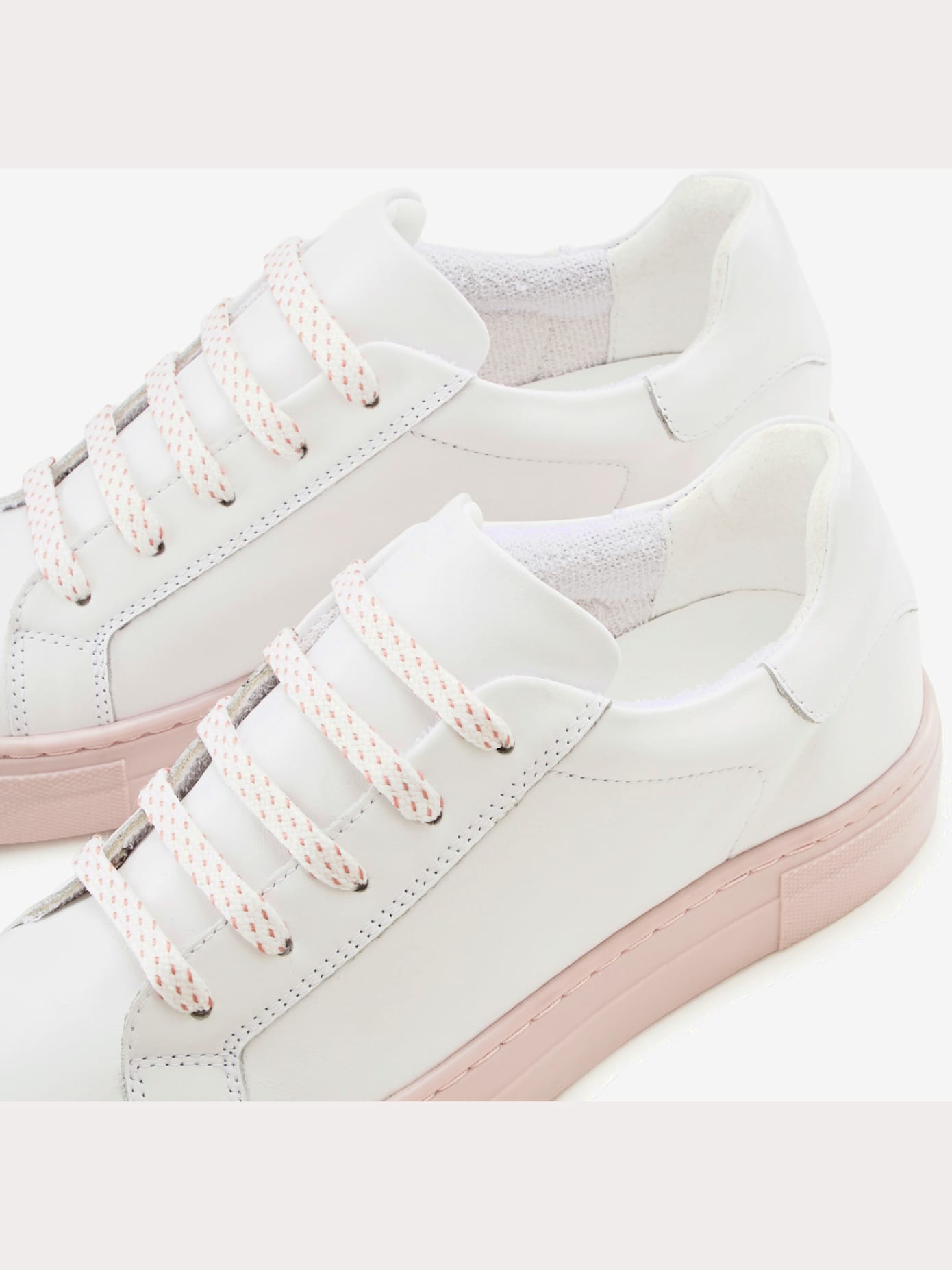 Baskets sneakers tendance et confortables en cuir de qualité