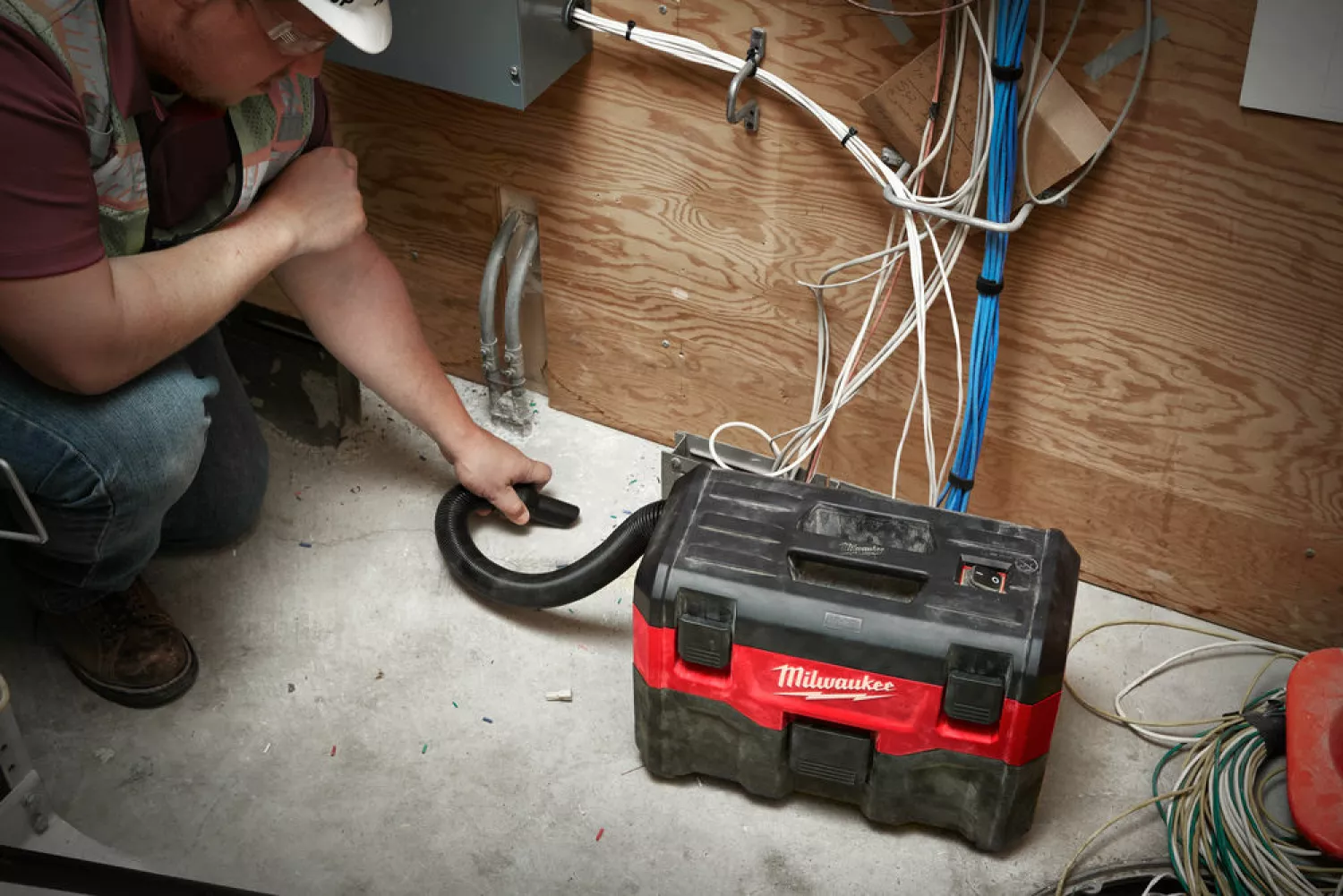 Milwaukee M18 VC2-0 18V Li-Ion accu nat- en droogzuiger / stofzuiger body - 7,5 liter