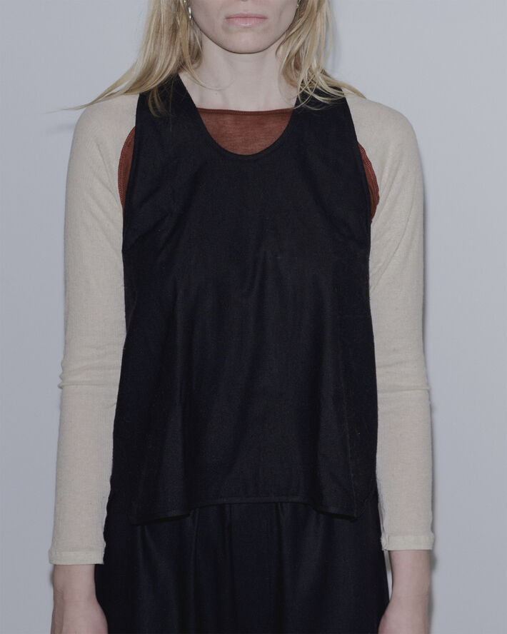 BASERANGE APRON TOP Black