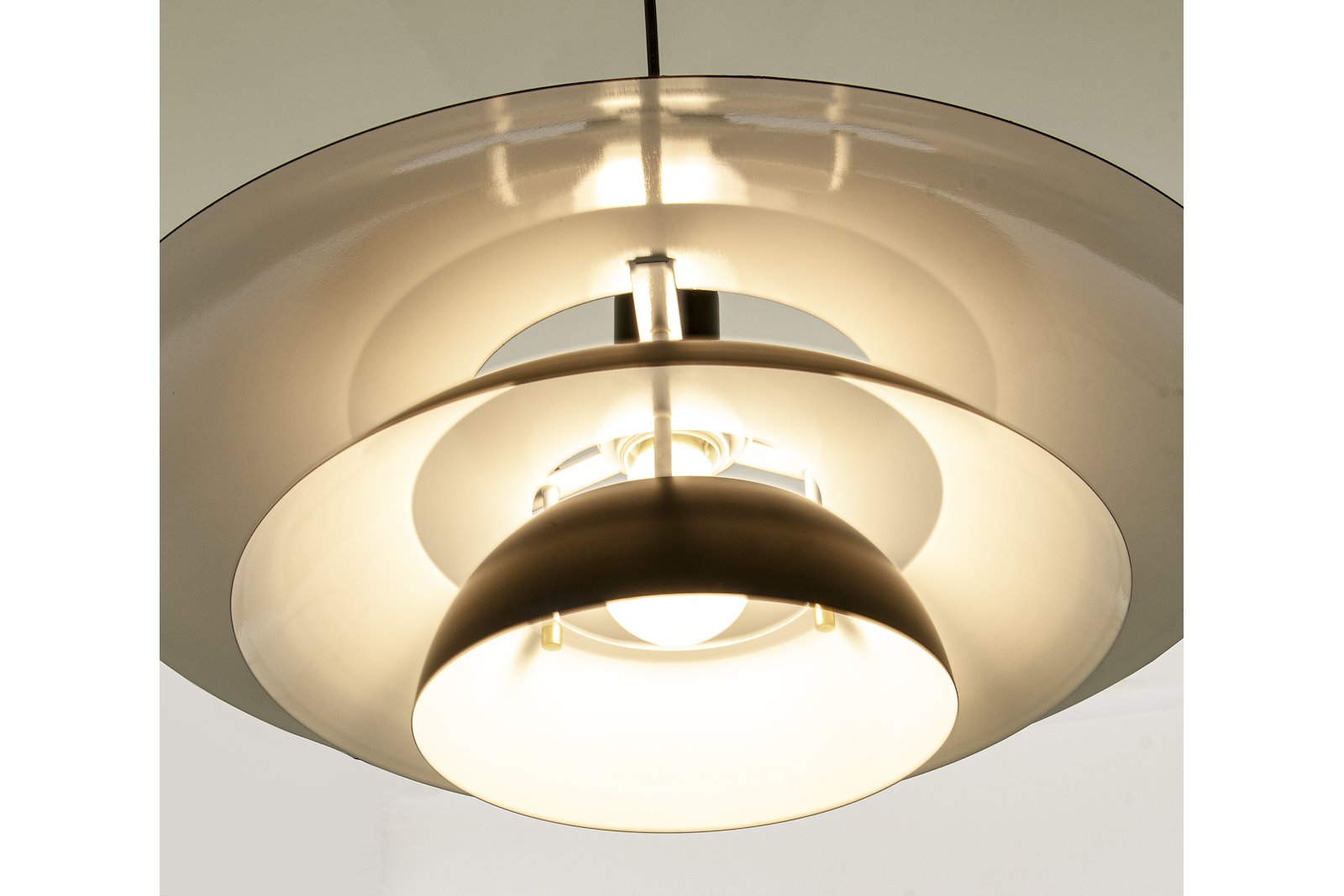 Epsilon taklampe Sort