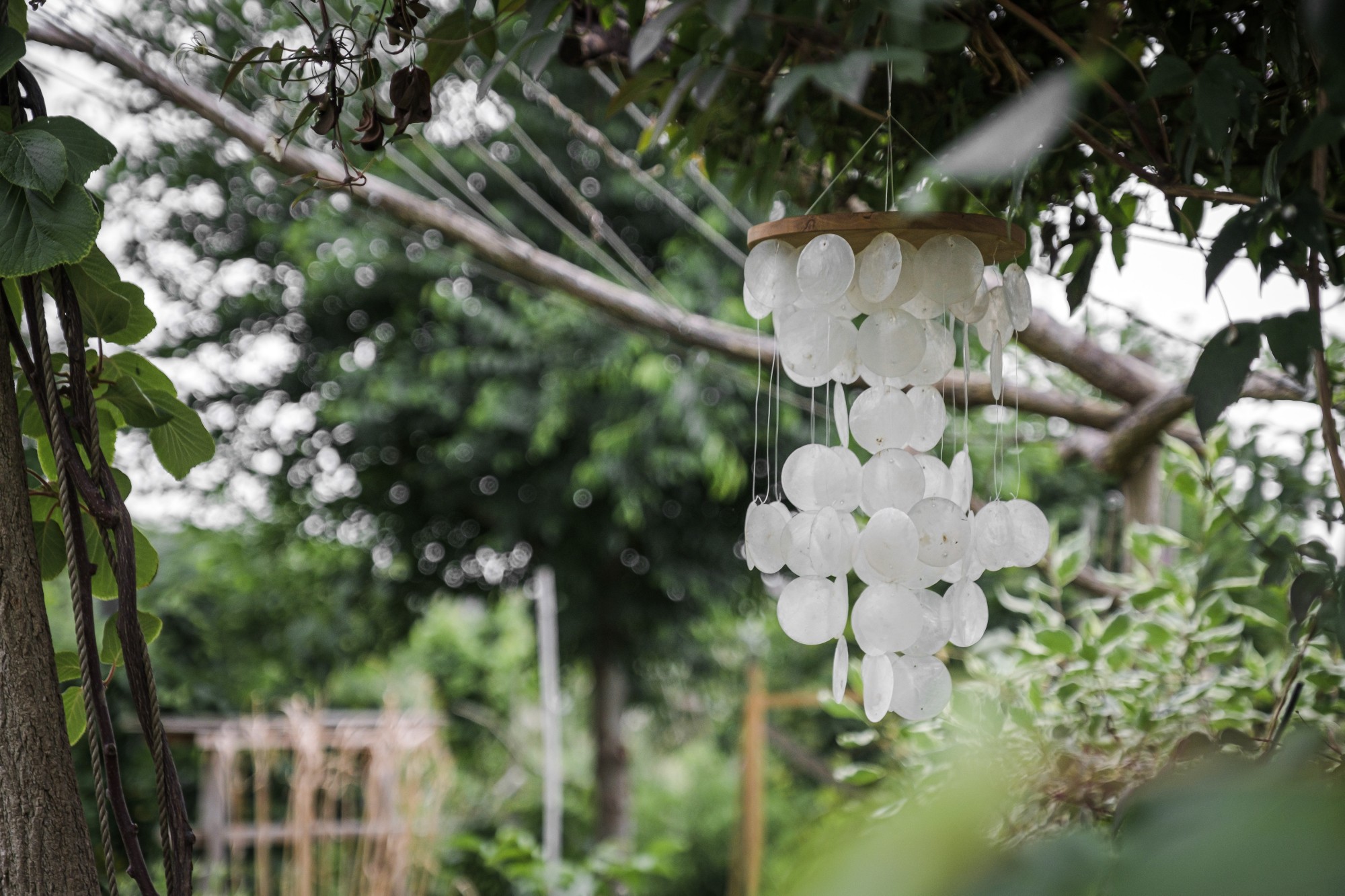 Windspiel aus Perlmutt, natur-weiß, H 40 cm, Ø 20 cm günstig bestellen