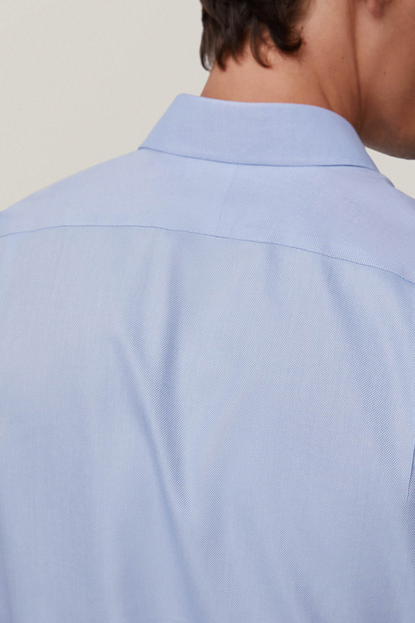 Camisa social Twin, estrutura lisa, não precisa passar e é resistente a manchas - Azul