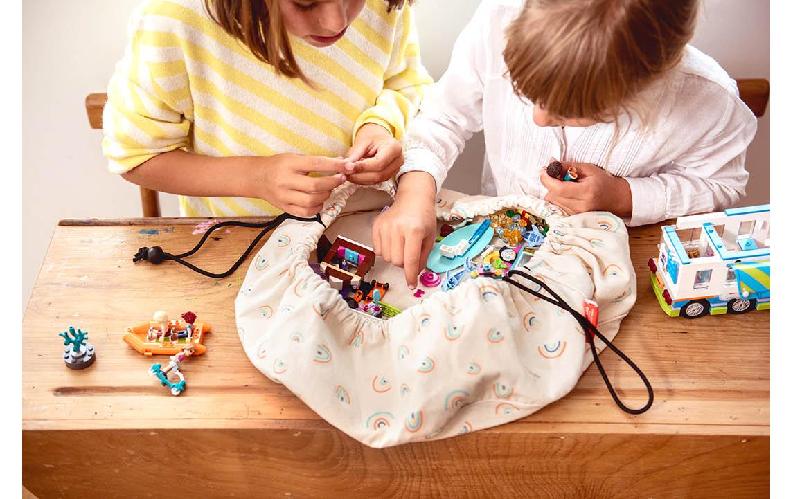 Spielzeugtasche Play & Go Mini Rainbow2-in-1-Funktion: Aufbewahrungssack und Spielmatte