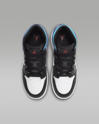 Air Jordan 1 Mid Older Kids' Shoes