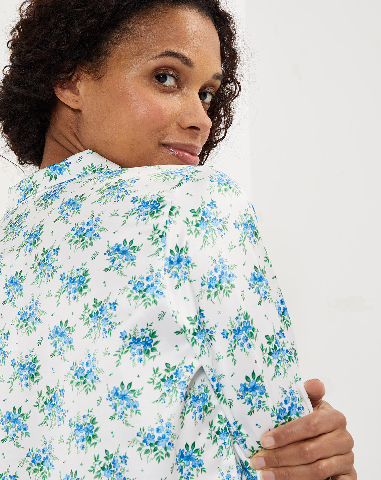 Quartier Latin Pyjama satiné Clarisse à fleurs blanc/bleu/vert