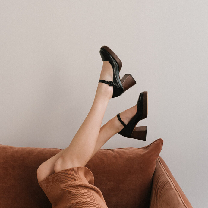 Babies à talons et plateformes  en cuir verni noir