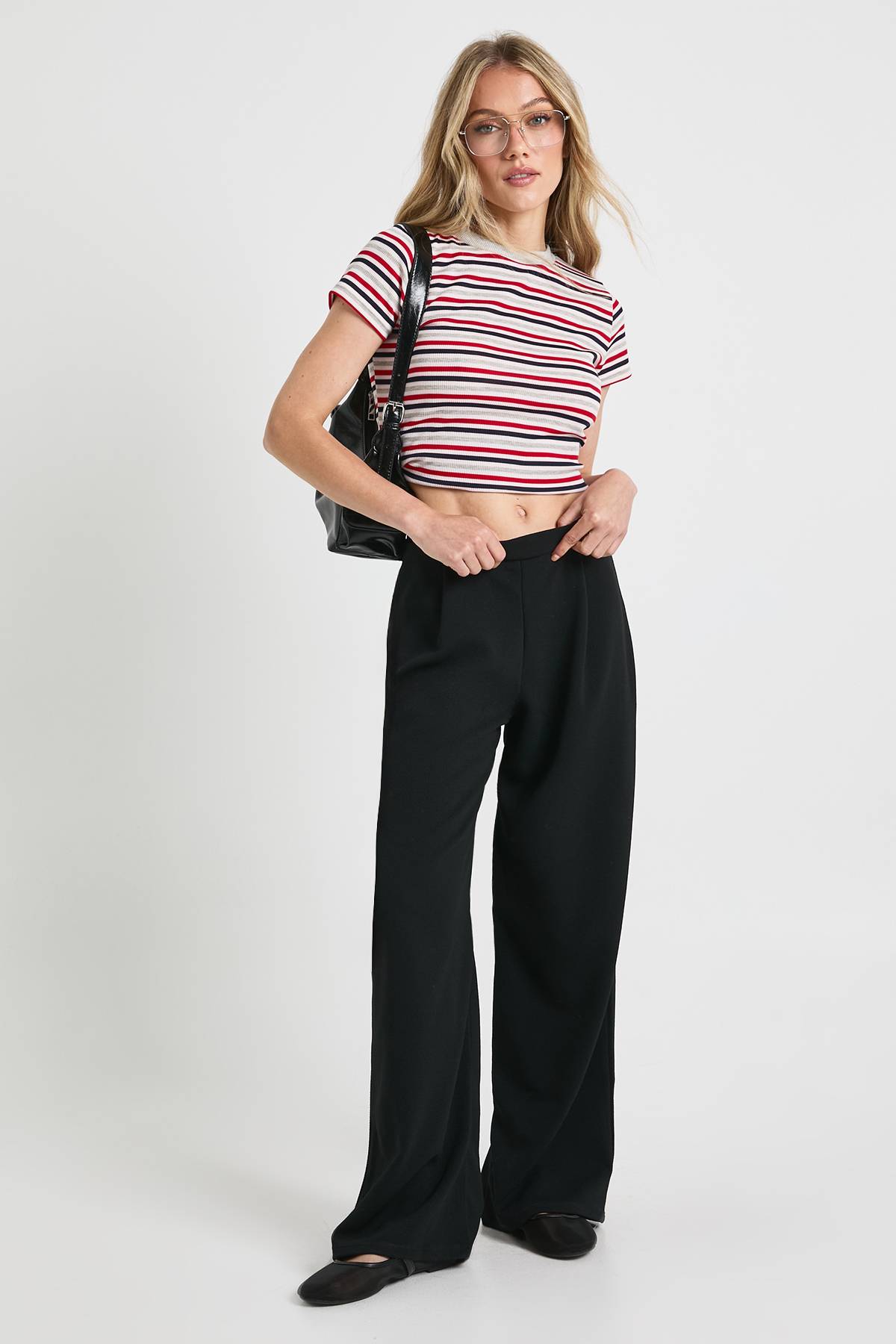 boohoo Pantalon Large Petite Boohoo Basics