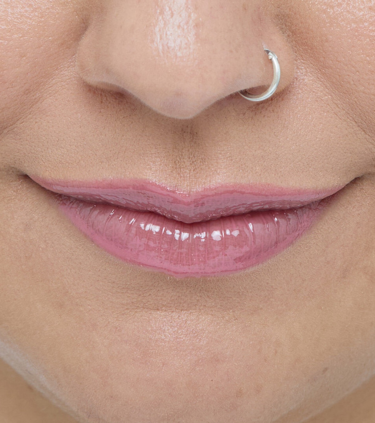 Revolution - Delineador labial Pout Liner - Kiss Baby Pink