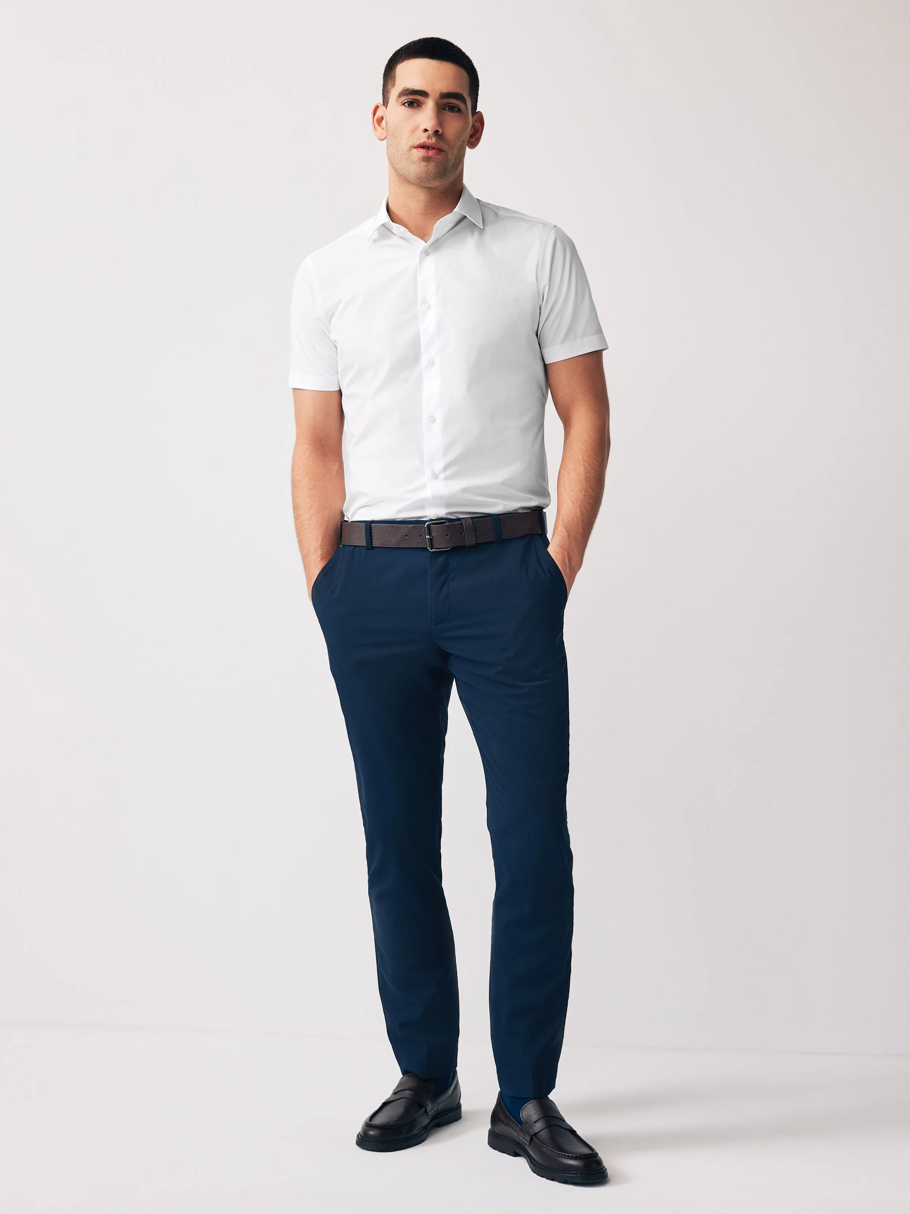 Wit - Slim Fit - Verpakking van 2 eenvoudig te strijken, nette overhemden met korte mouwen