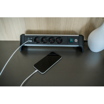 Brennenstuhl Stekkerdoos met schakelaar en USB 4-voudig zwart/grijs 1,8 meter snoer