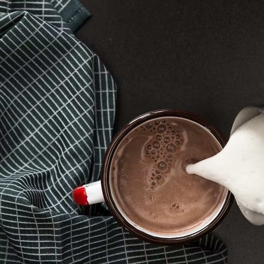 Poudre de cacao Swirly avec inclusion de formes en chocolat Barù