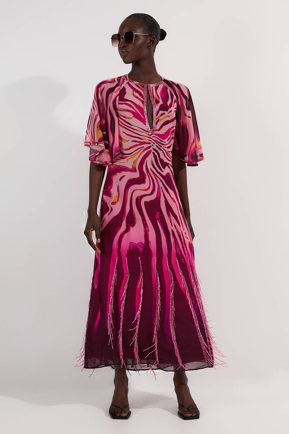 KarenMillen Robe Maxi Longue en Georgette à Imprimé Animal avec Manches Courtes et Ornements