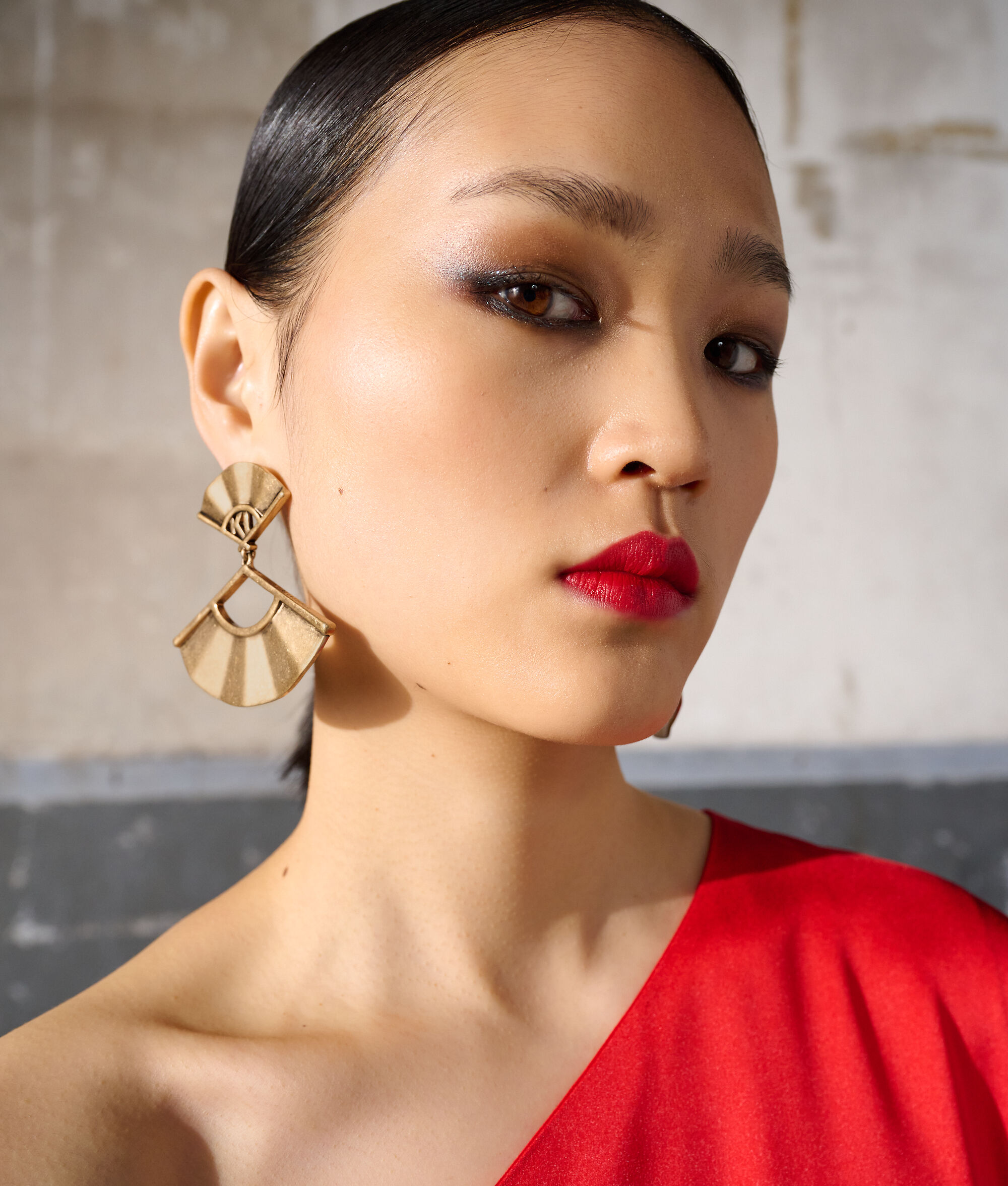 GRANDES BOUCLES D'OREILLES EN FORME D'ÉVENTAIL K/ARCHIVE