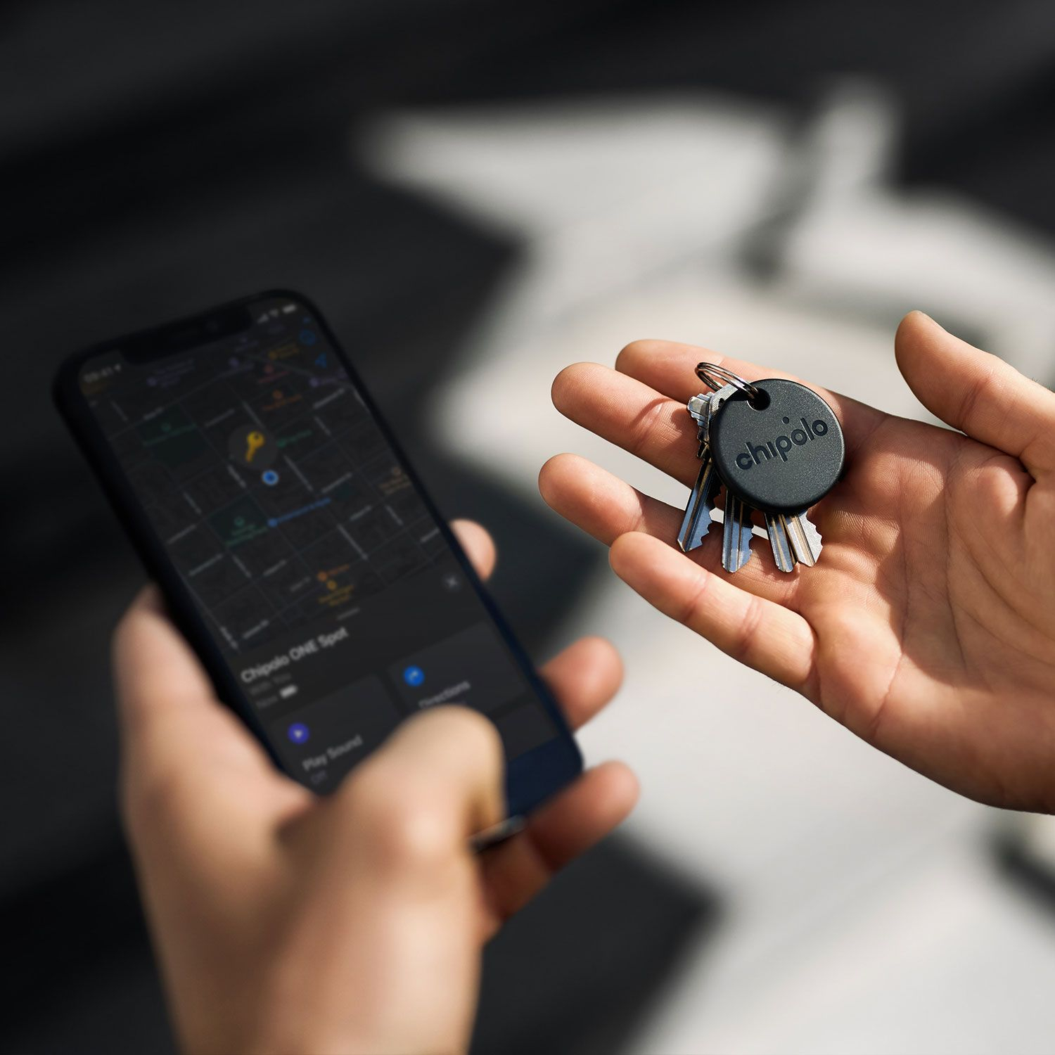(4er Set) One Spot Wasserdichter Bluetooth Finder Tracker für iOS mit Apple Find My Network IPX5 (CH-C21M-4GY-R) - Schwarz
