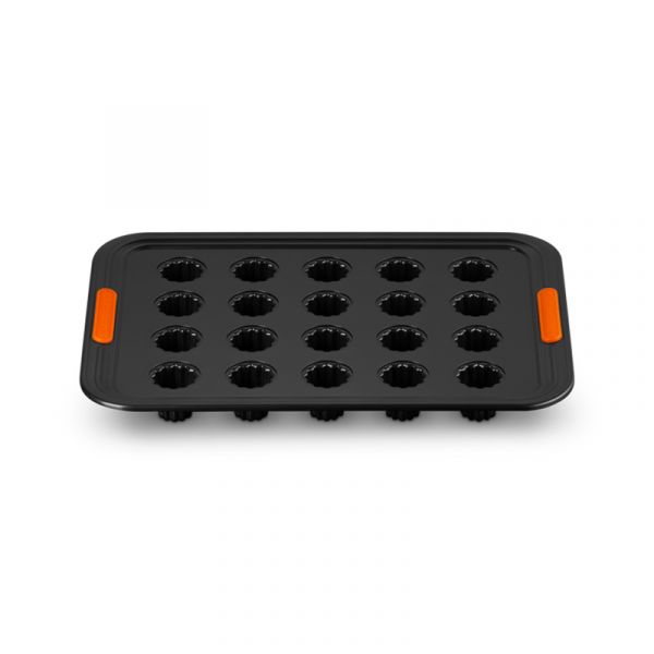 Le Creuset Forma 12 Mini Cannele