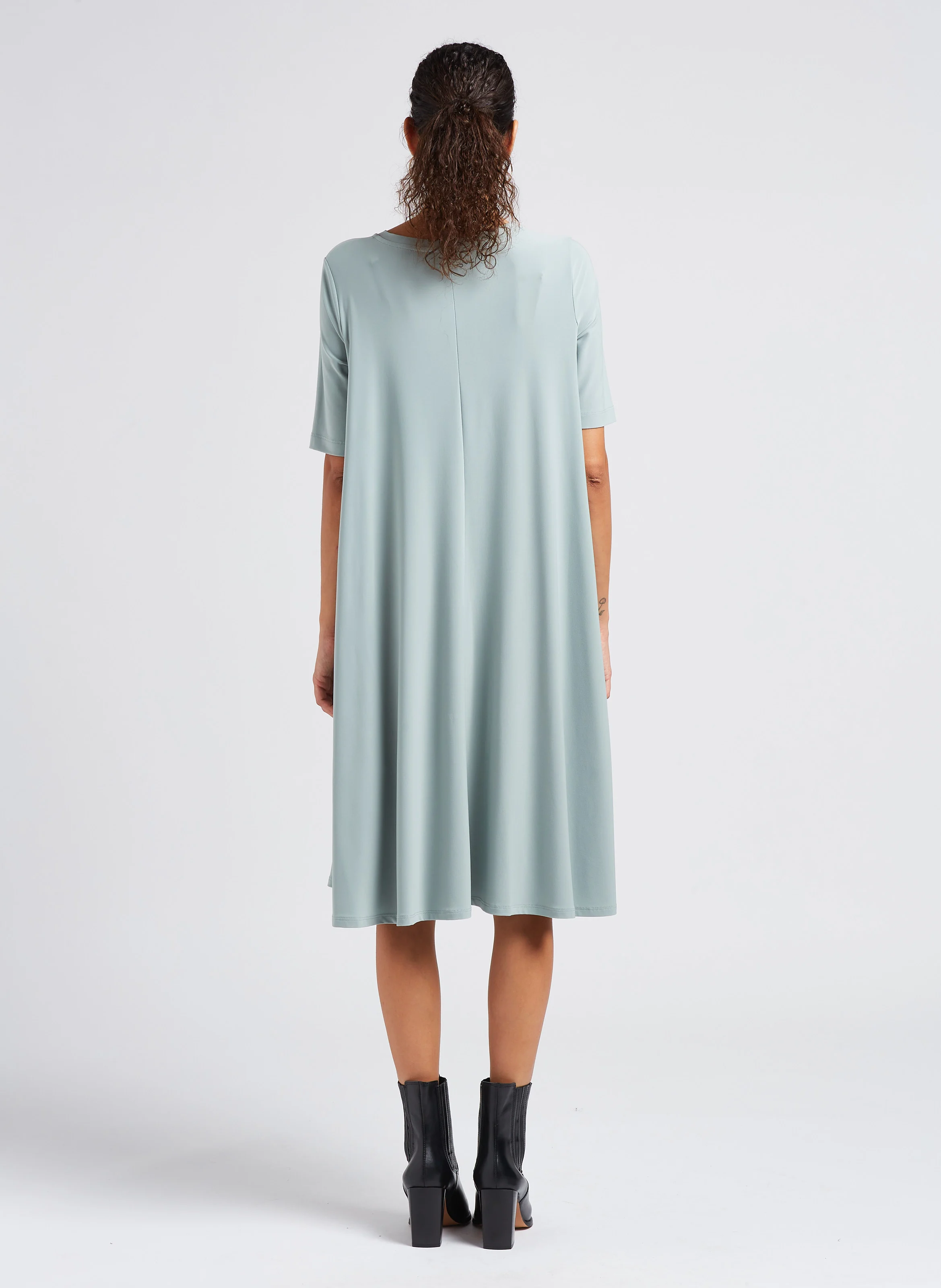 LEMBO - Robe midi droite à encolure V | Vert