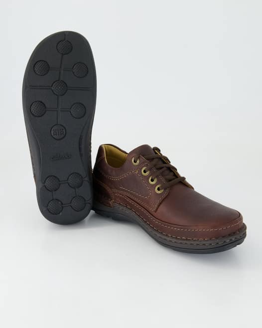 Clarks Nature Three Business Schuhe in Braun