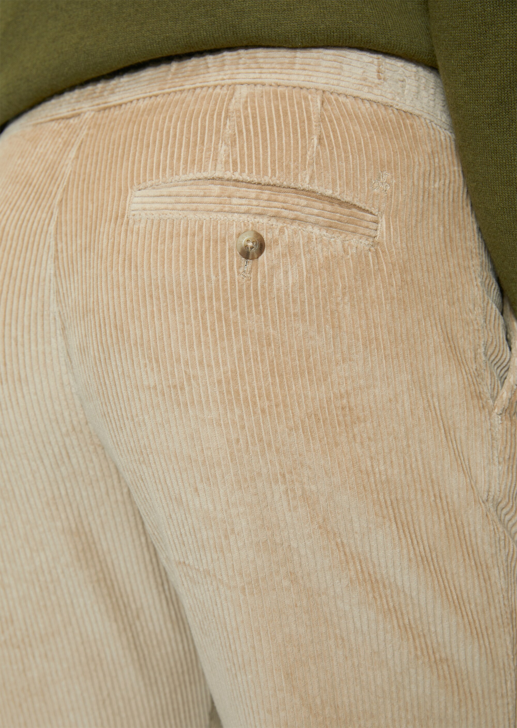 Cordhose Modell OSBY jogger tapered aus reiner Bio-Baumwolle