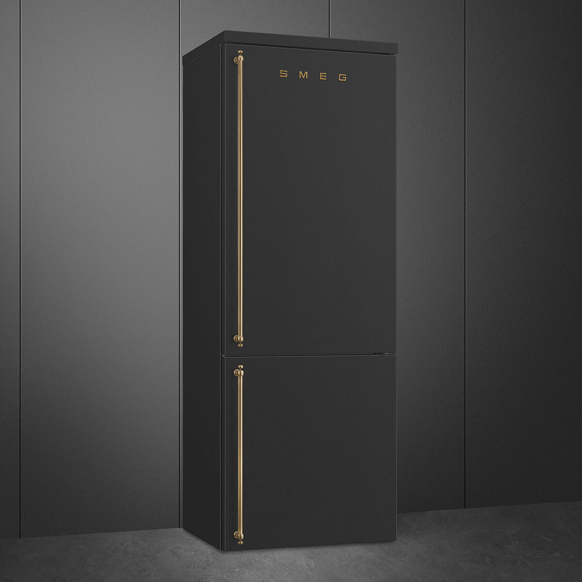 Smeg FA8005RAO6 Kombiskap høyrehengslet 70 cm, antrasitt