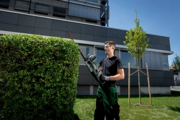 Metabo HS 18 LTX BL 65 - Hæktrimmer - ledningfri - 18 V - intet batteri, ingen oplader - 3400 spm - 65 cm - 60 cm - Skærekapacitet 21 mm - 4.2 kg - SOLO