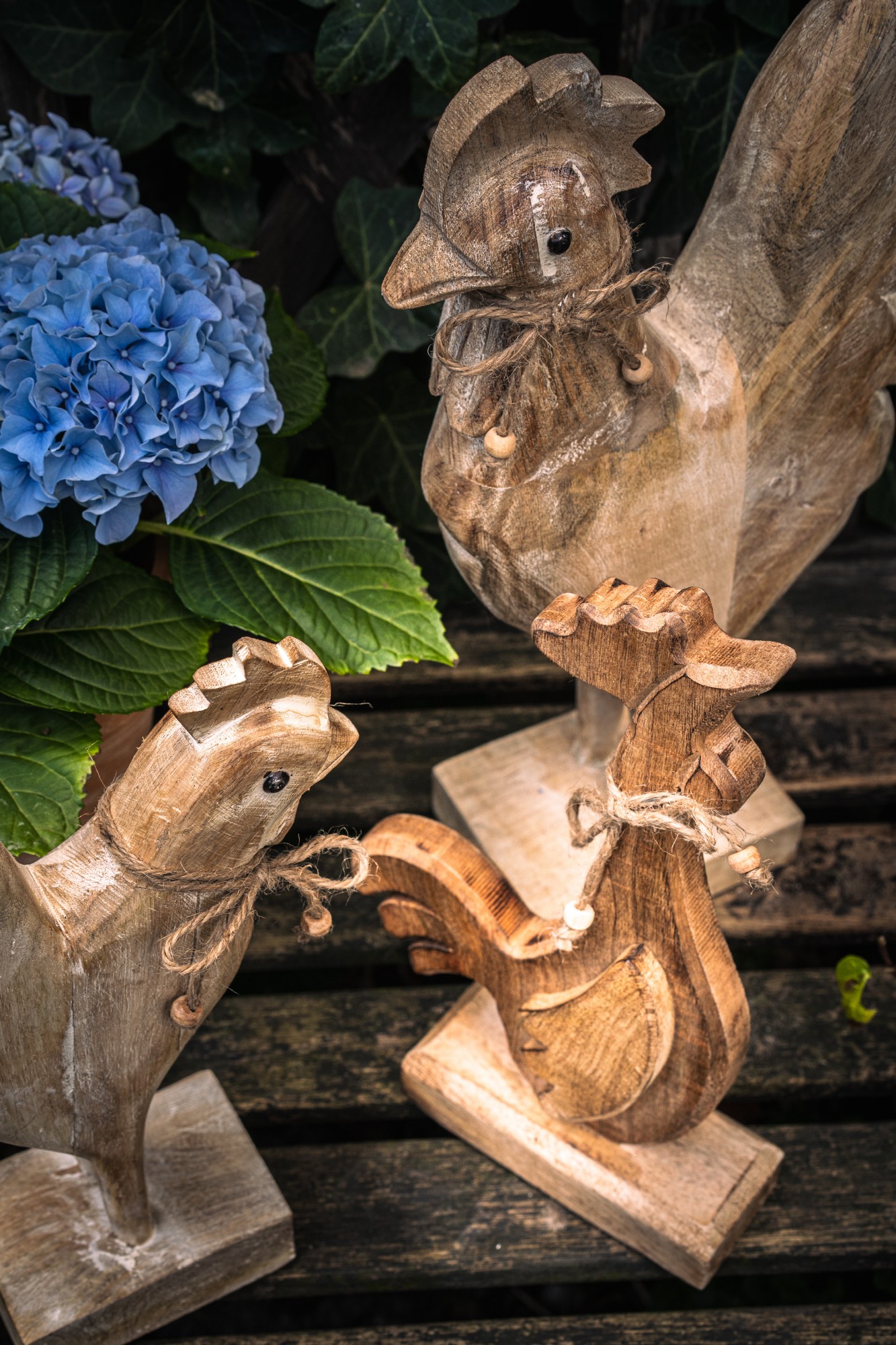Holzfigur 'Hahn sitzend', natur, B 20 cm, H 33 cm, L 6 cm von fischer's lagerhaus