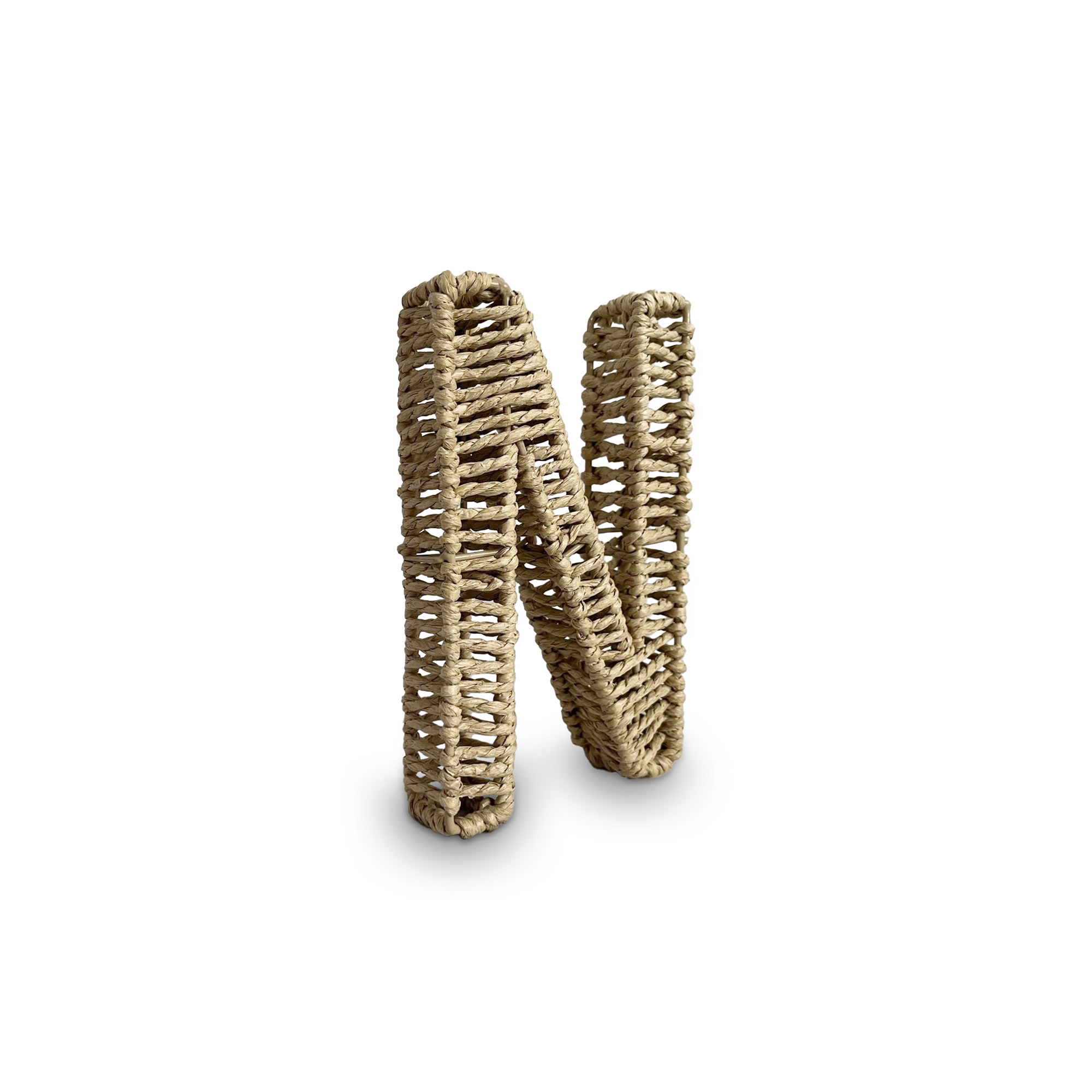Buchstabe 'N' aus Papiergeflecht, braun, H 20,5 cm, B 12,5 cm, L 3,5 cm von fischer's lagerhaus