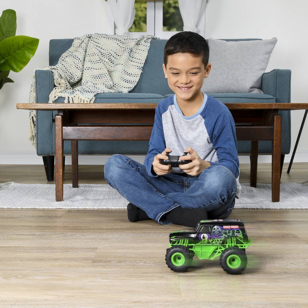 Op afstand bestuurbare auto Monster Jam - 1:24